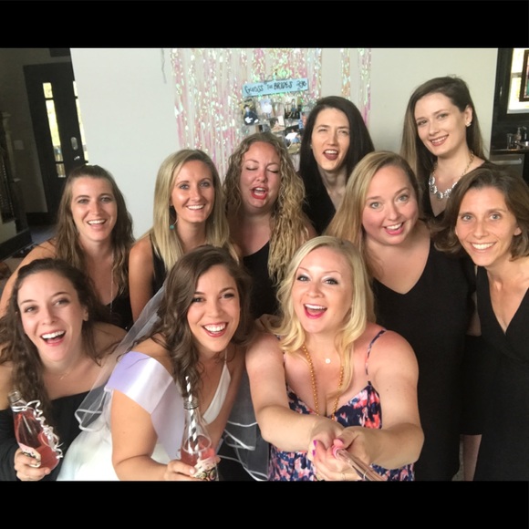 Meet your Posher, Allison - Picture 3 of 6